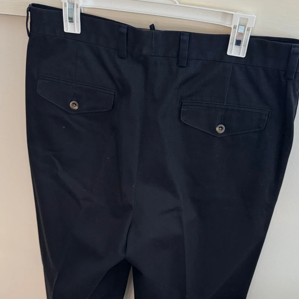 L.L. Bean Men’s Natural Fit Classic Black Chinos Pants Pleated Cuffed Size 36x32